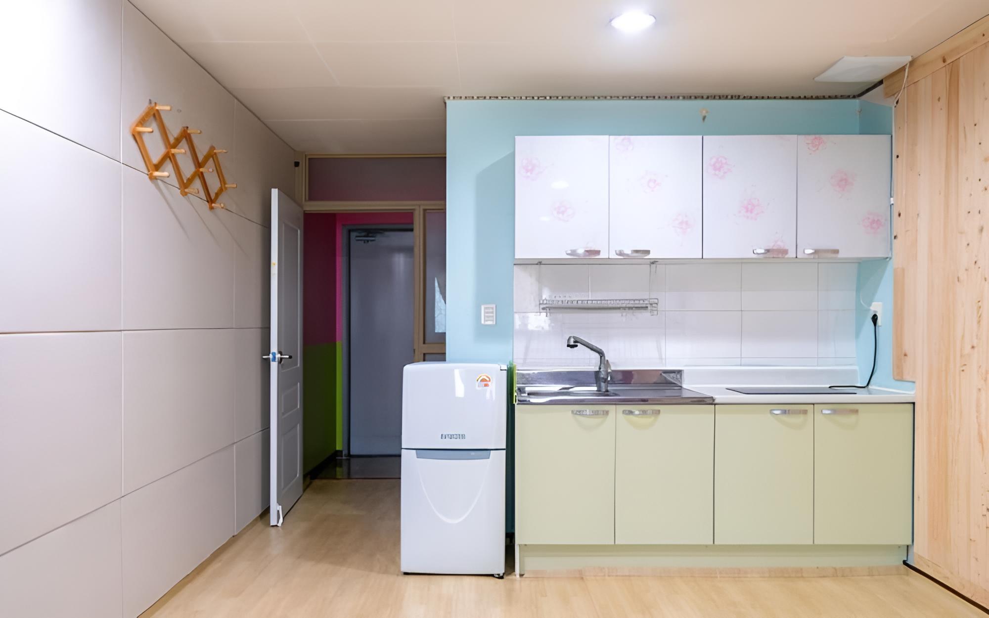 Room (Room 202) photo 3