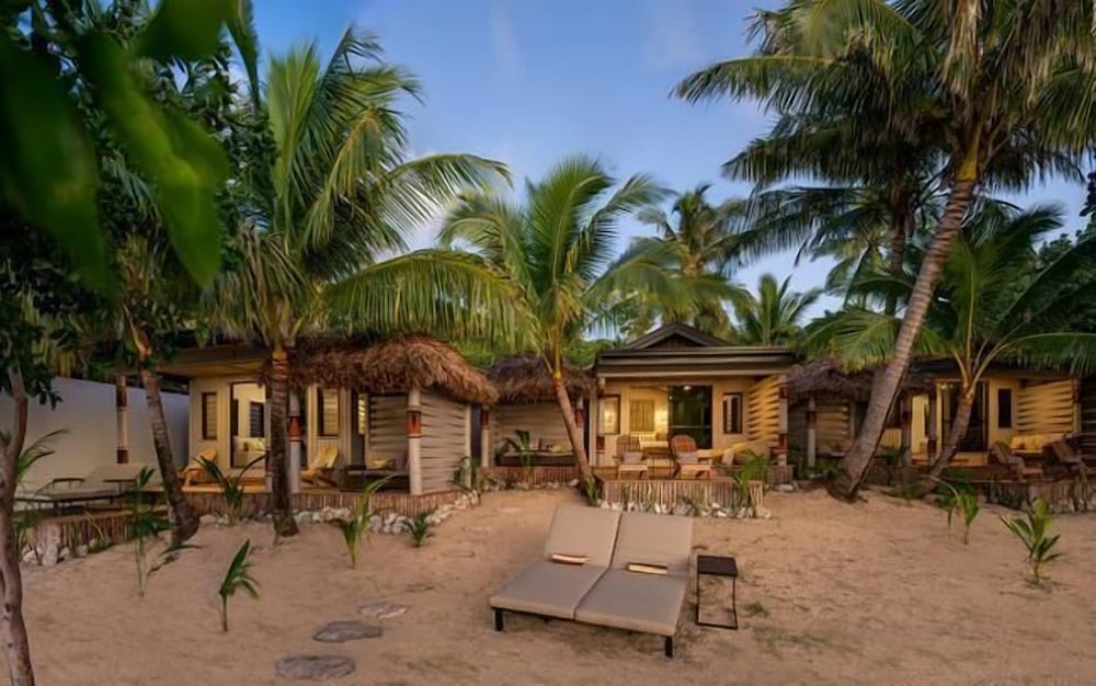 Sunrise Beachfront Villas photo 3