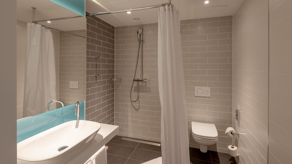 Suite, 1 Queen Bed, Balcony - Photo 1
