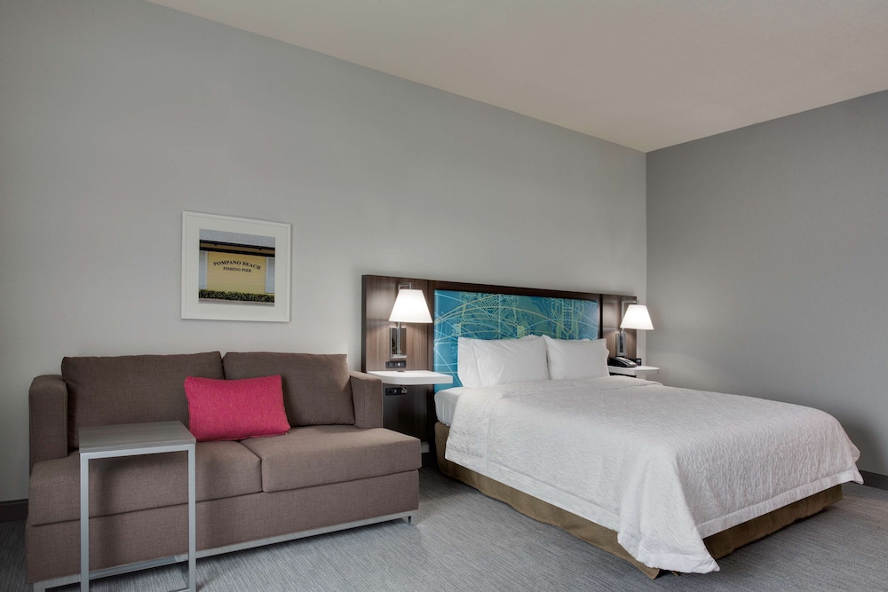 Room, 1 King Bed with Sofa bed, Accessible, Bathtub
