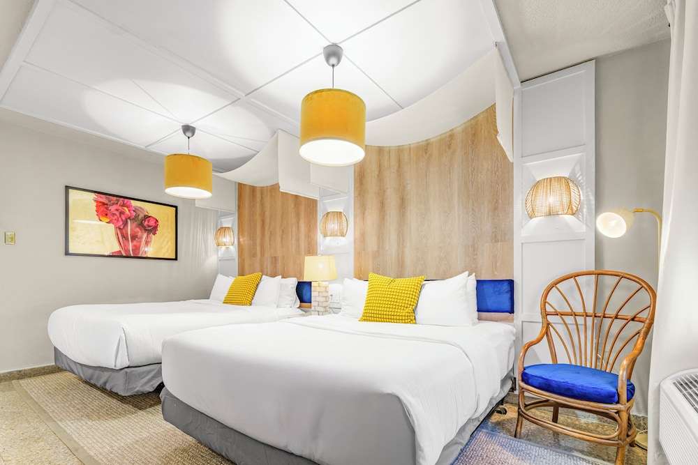 Standard Double Room, 2 Queen Beds, Balcony, Lagoon View