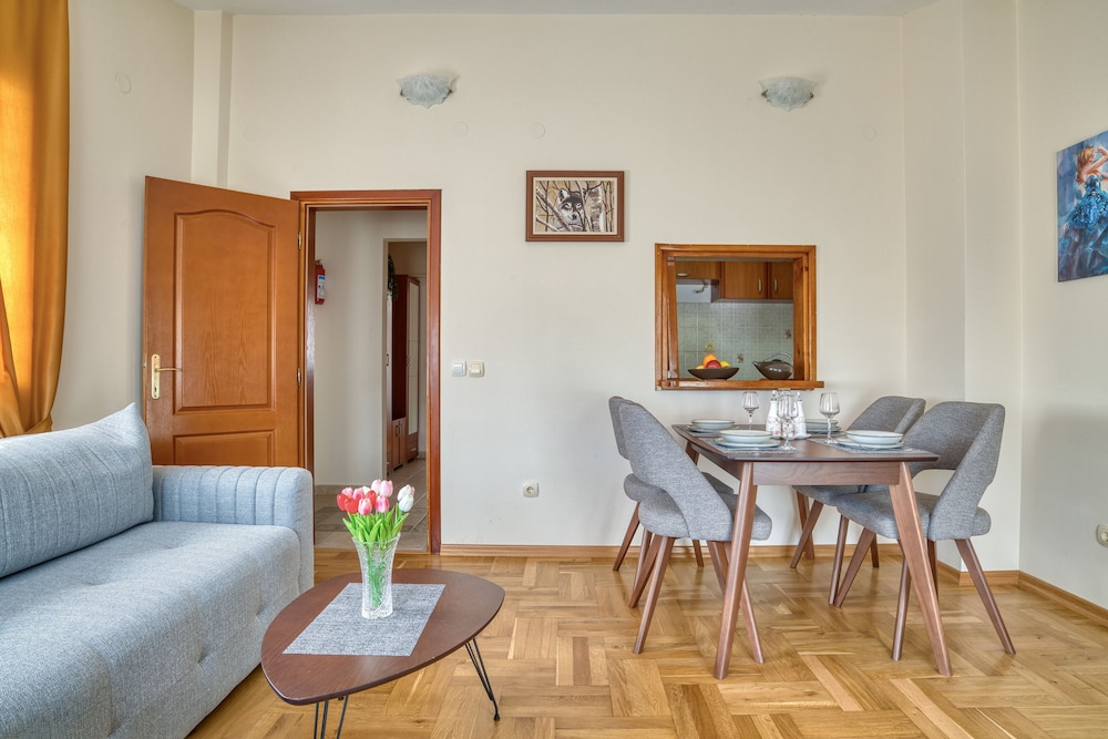 Panoramic Apartment - Photo 14