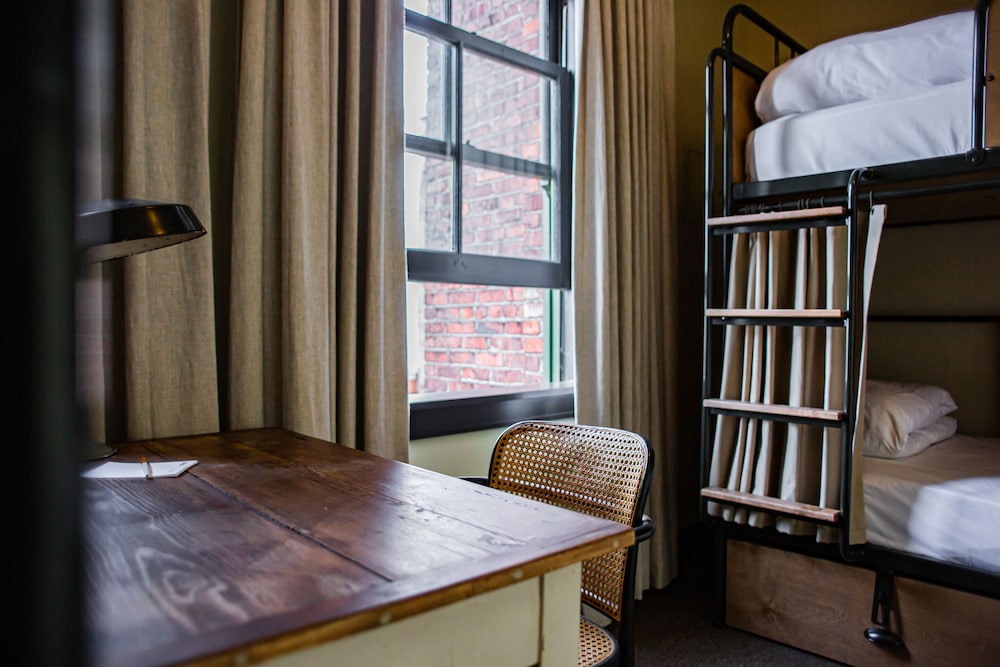 Basic Quadruple Room, Multiple Beds, Shared Bathroom (Small Bunk Room) thumbnail 5
