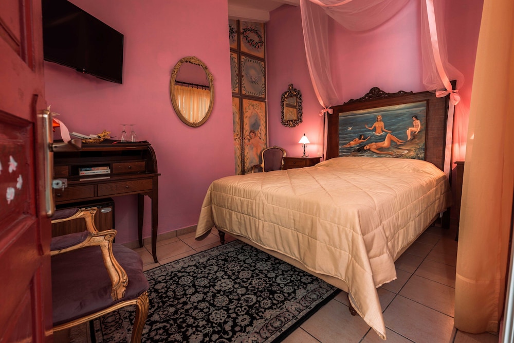 Lonely Room of Passion - 4