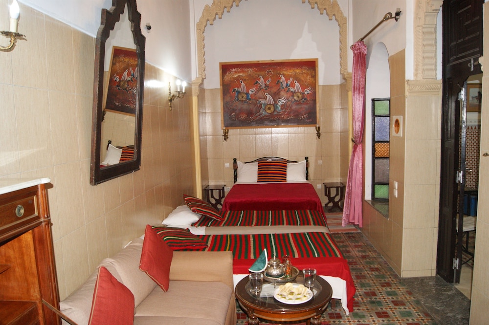 Traditional Suite, Multiple Beds, Non Smoking, Ground Floor photo 1