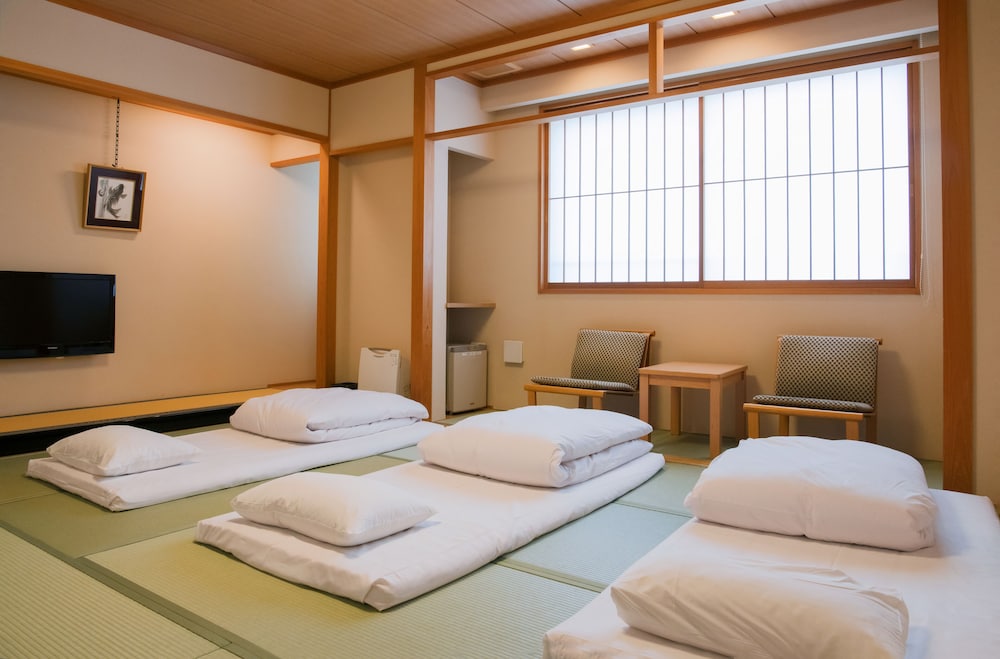 Japanese Style Room for 5 People, New Building, Non Smoking photo 2