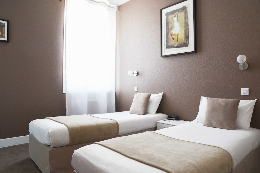 Twin Room - Photo 1