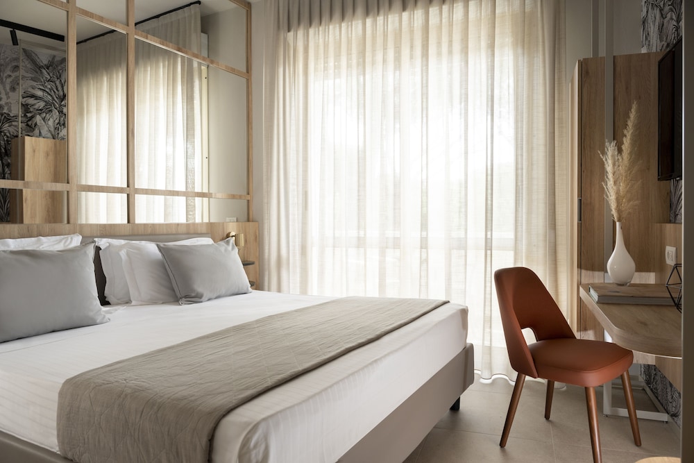 Design Triple Room, Multiple Beds, Non Smoking, Balcony photo 3