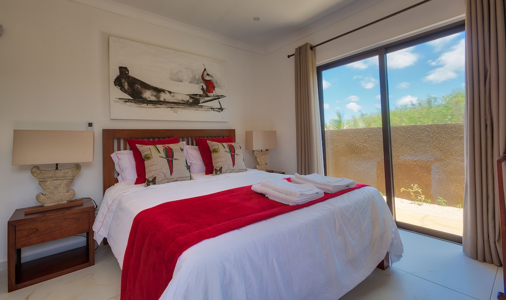 Luxury Villa, 4 Bedrooms photo 2