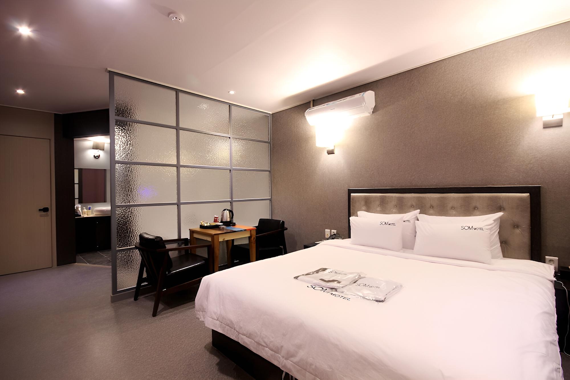 Room (Special Room) - Photo 11