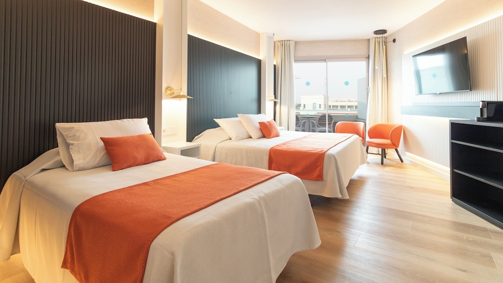 Comfort Triple Room, Pool View (3 Adults) photo 3