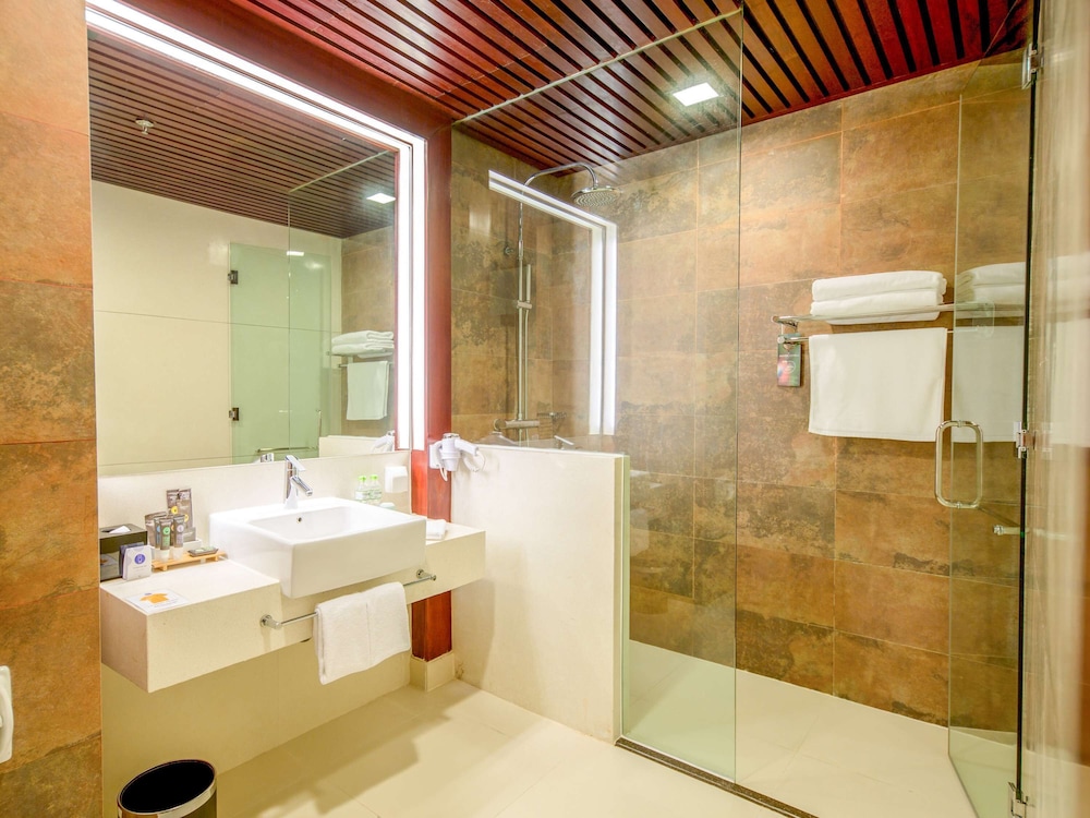 Executive Room, 1 King Bed, Ocean View - Photo 14