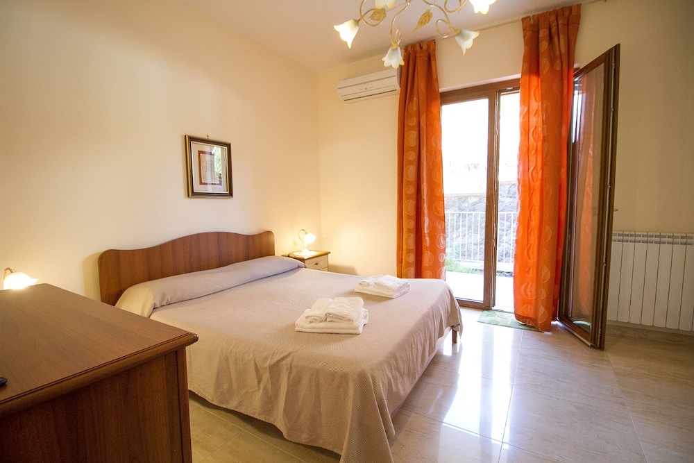 Panoramic Apartment, 2 Bedrooms, Sea View photo 2