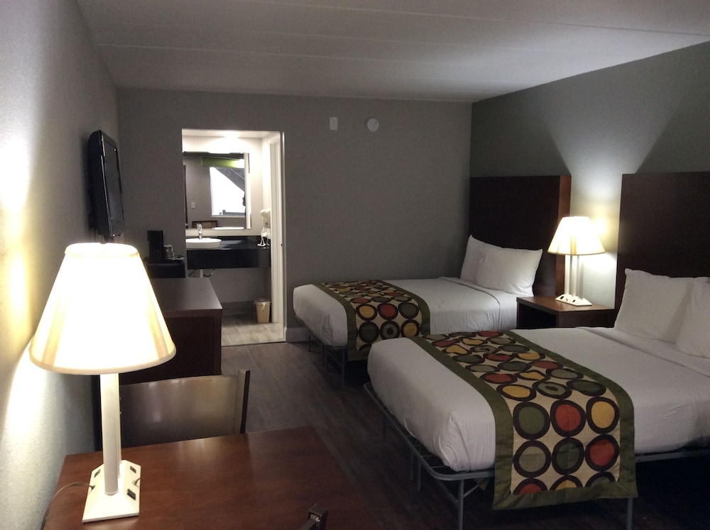 Deluxe Room, Multiple Beds photo 2