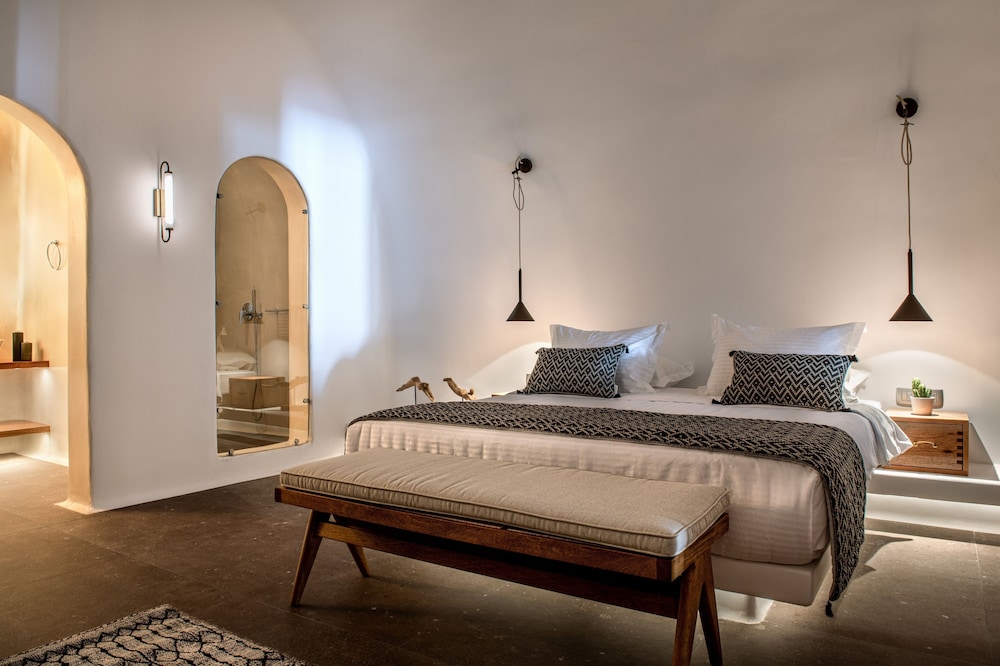 Cave two-bedroom Suite with jacuzzi - Photo 1