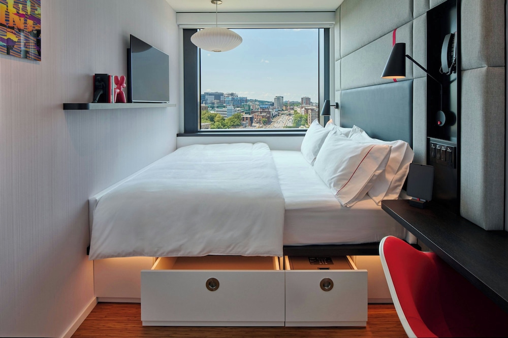 Premium Room, 1 King Bed (View)