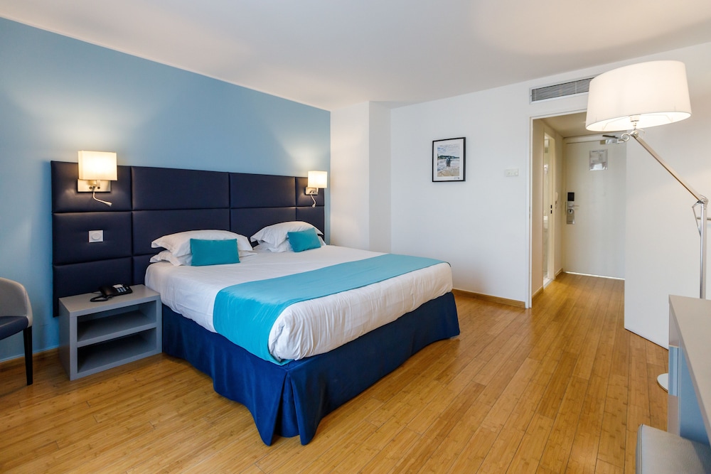 Executive Double Room, Terrace - Photo 3