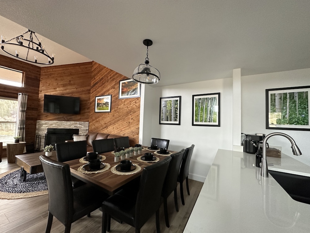 Condo, 2 Bedrooms, 2 Bathrooms photo 2