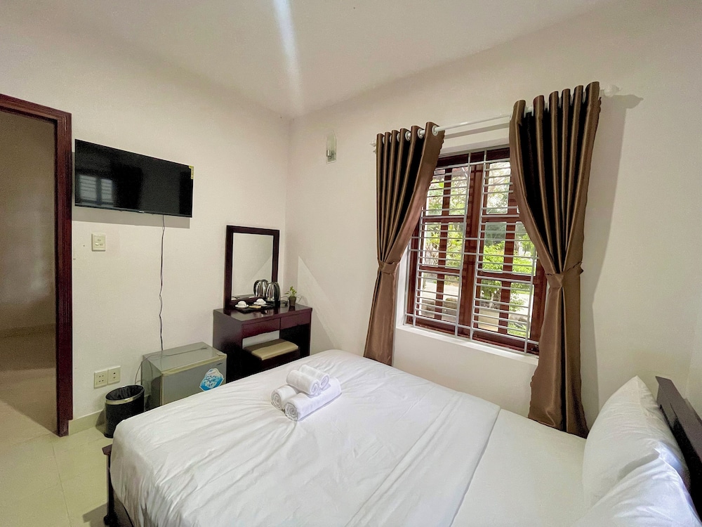 Family Room, Balcony photo 2