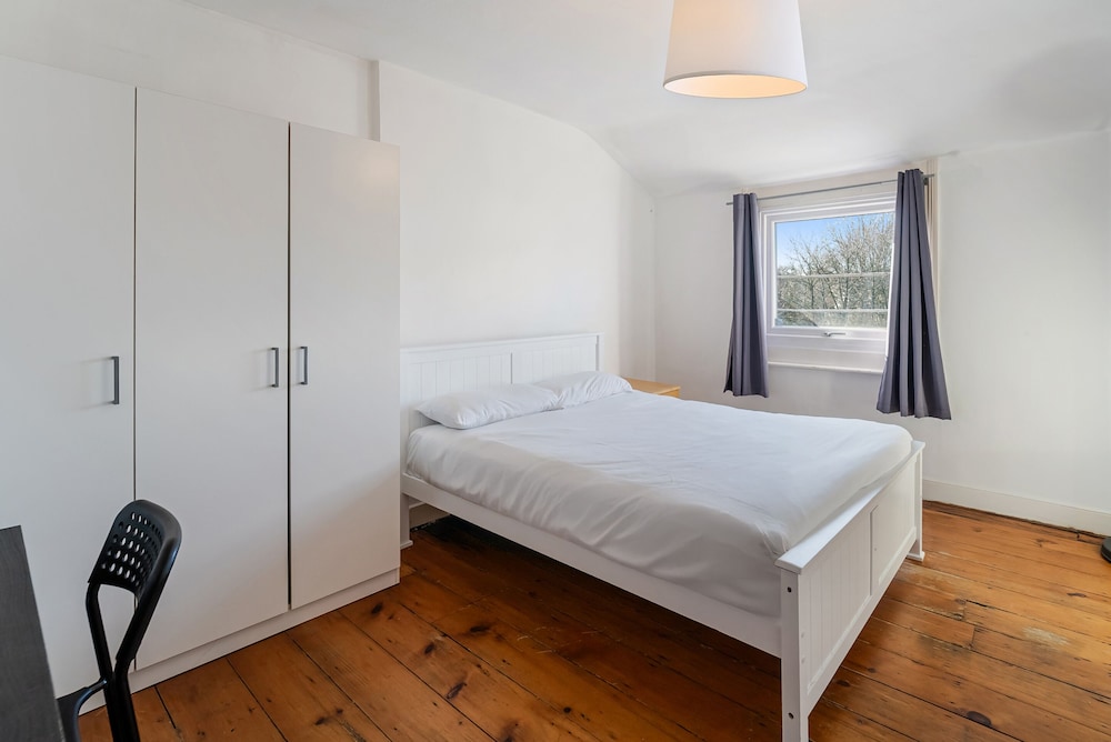 Superior Single Room, Shared Bathroom