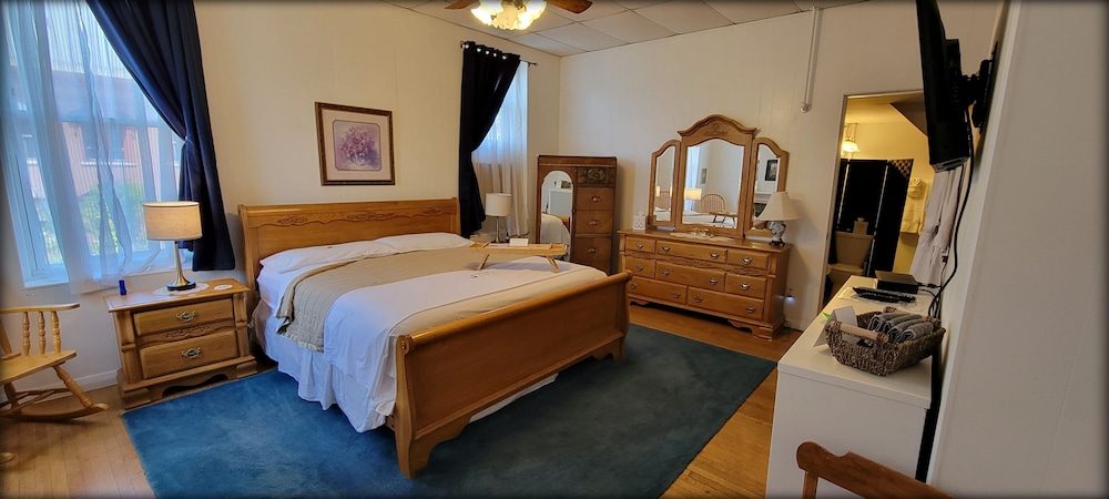 Suite (Wallace)