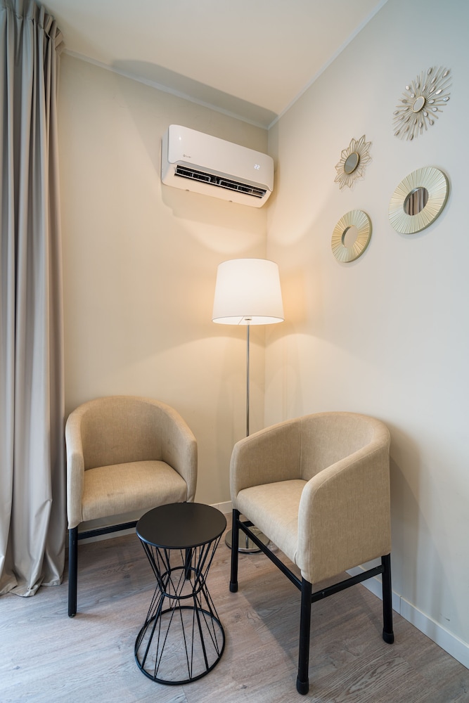 Deluxe Double Room, Sea View thumbnail 5