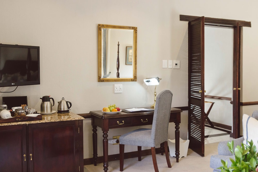 Superior King Suites photo 3