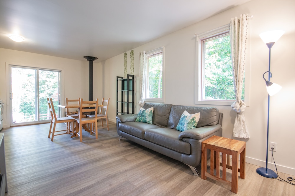 Superior Cottage, 2 Bedrooms, Kitchen, Lake View
