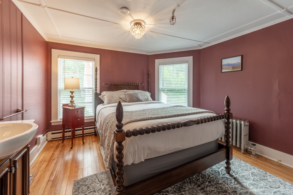 Classic Room, 1 Queen Bed, Non Smoking