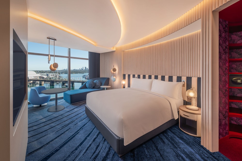 Deluxe Room, 1 King Bed, Harbor View