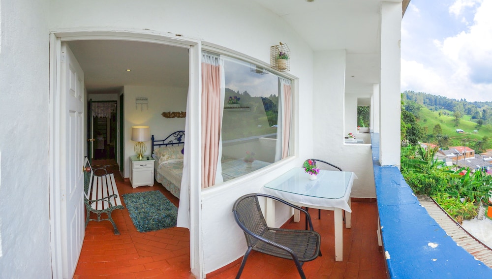 Double Room, Private Bathroom, Mountain View photo 3