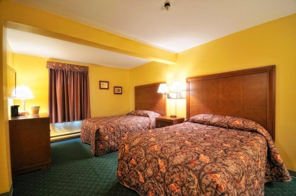 Basic Double Room, 2 Double Beds photo 1