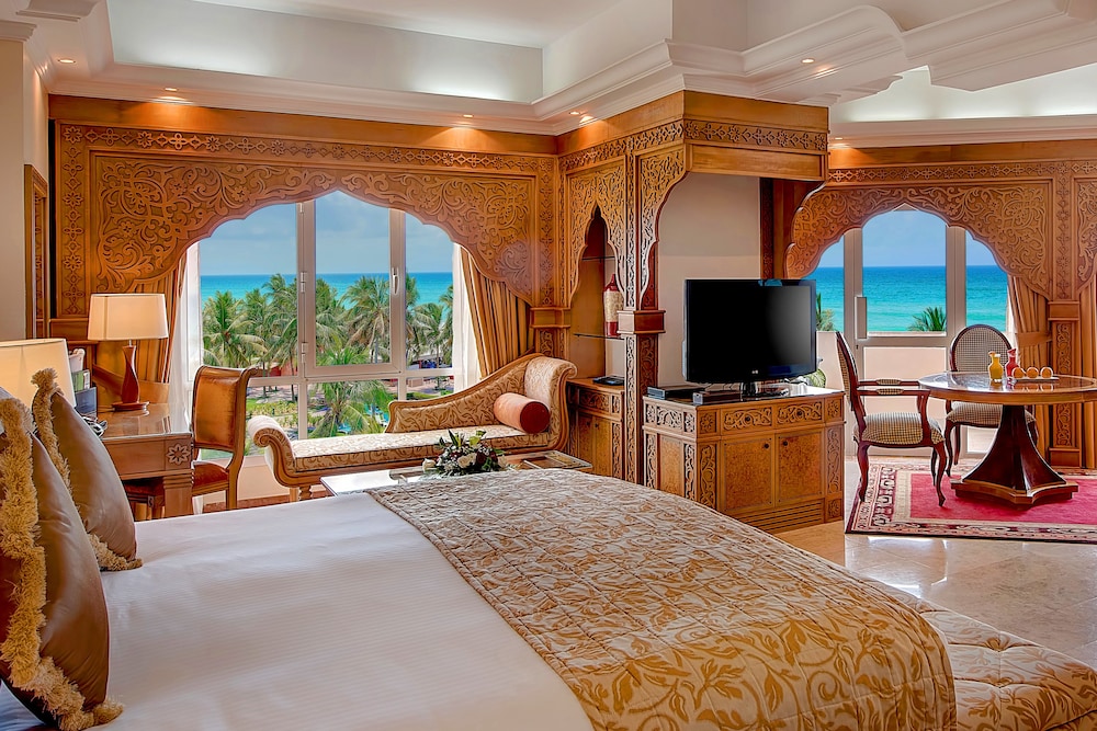 Junior Suite, 1 King Bed, Ocean View photo 1