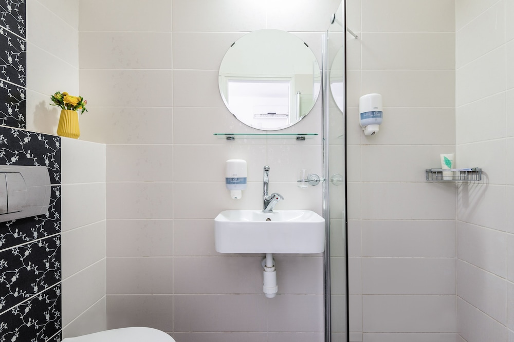 Economy Double or Twin Room photo 2