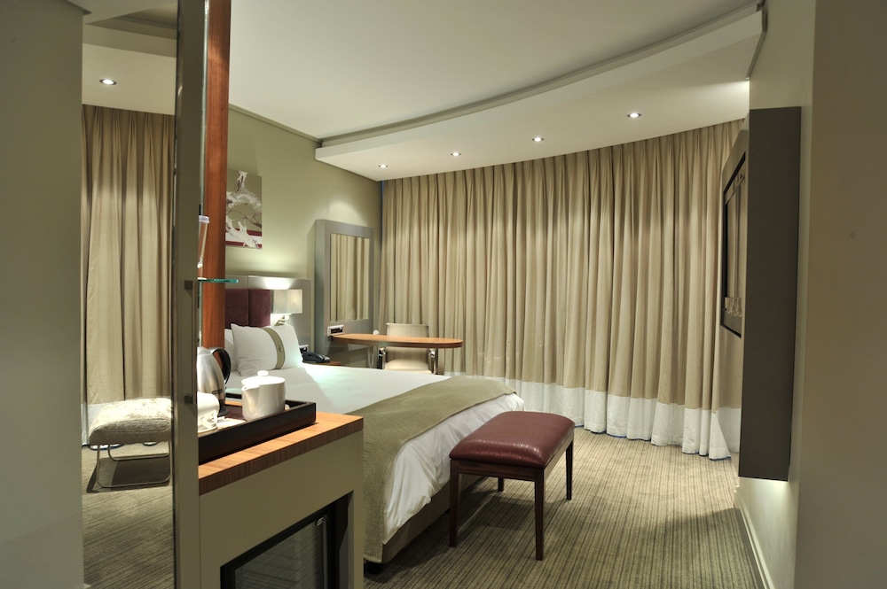 Standard Room, 1 Queen Bed - Photo 10