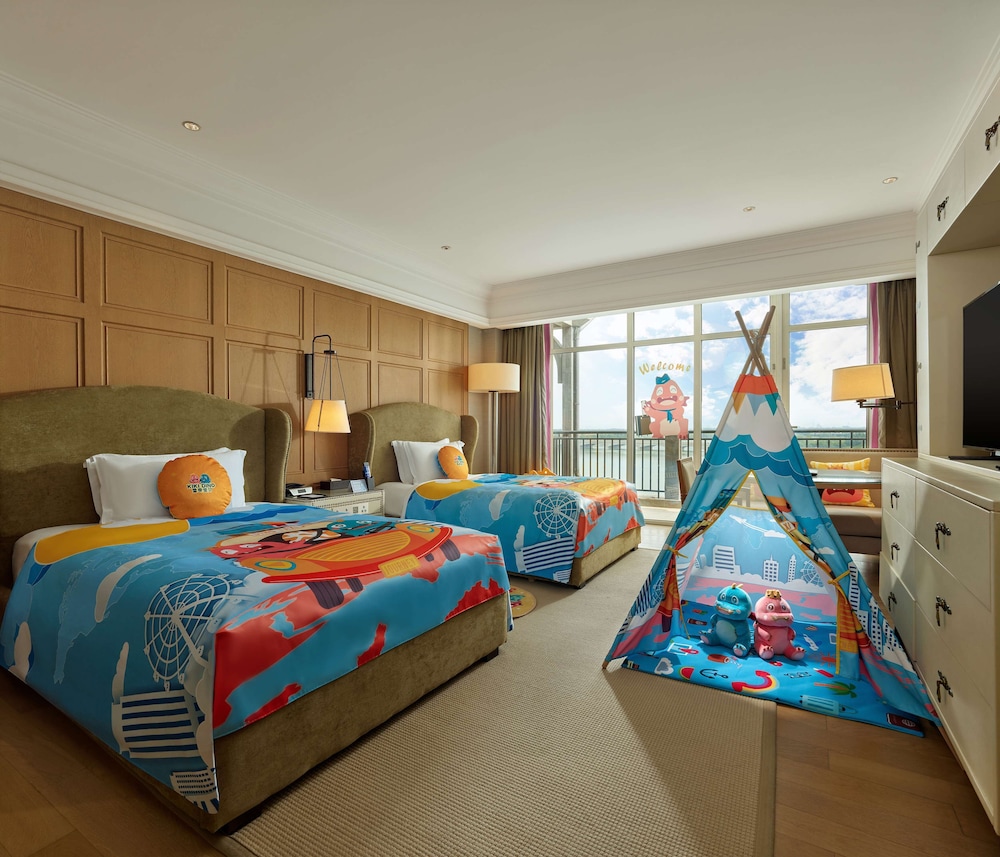 Family Room, 2 Twin Beds photo 2
