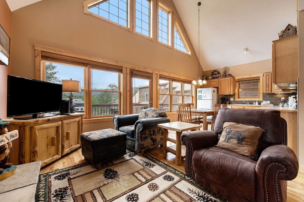 Condo, 2 Bedrooms