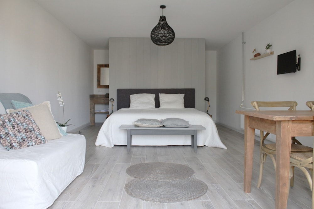 Deluxe Double Or Twin Room photo 1