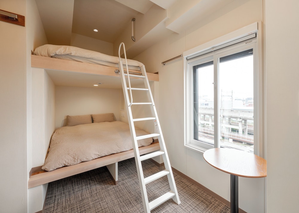 Family Triple Room, City View photo 1