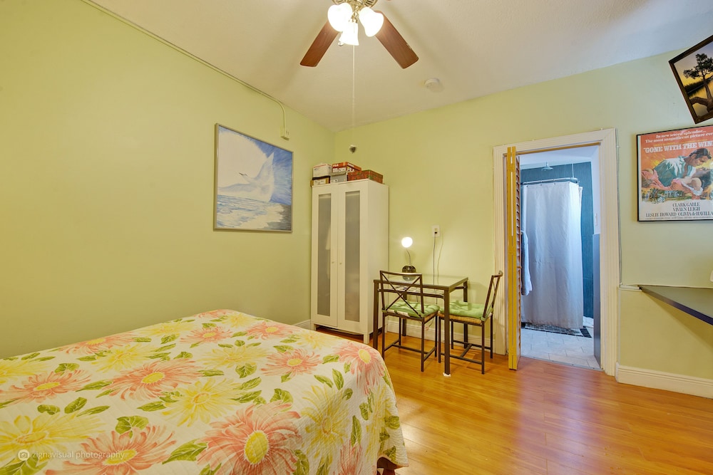 #6 = White Pearl = efficiency with a full sized bed