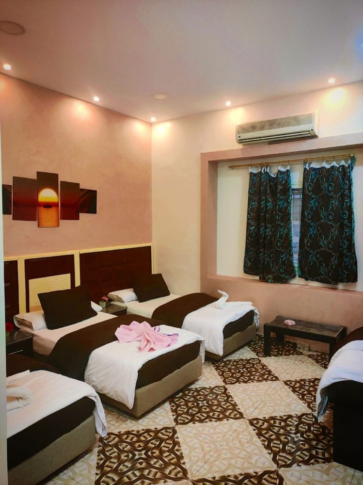 Standard Double Room - Photo 12