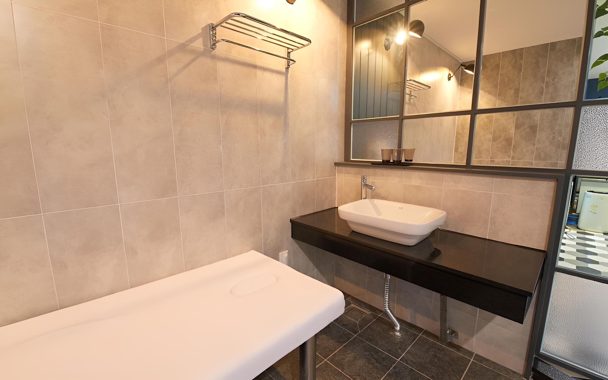 Room (VIP Twin (Bathtub Random Assignment S) - Photo 1