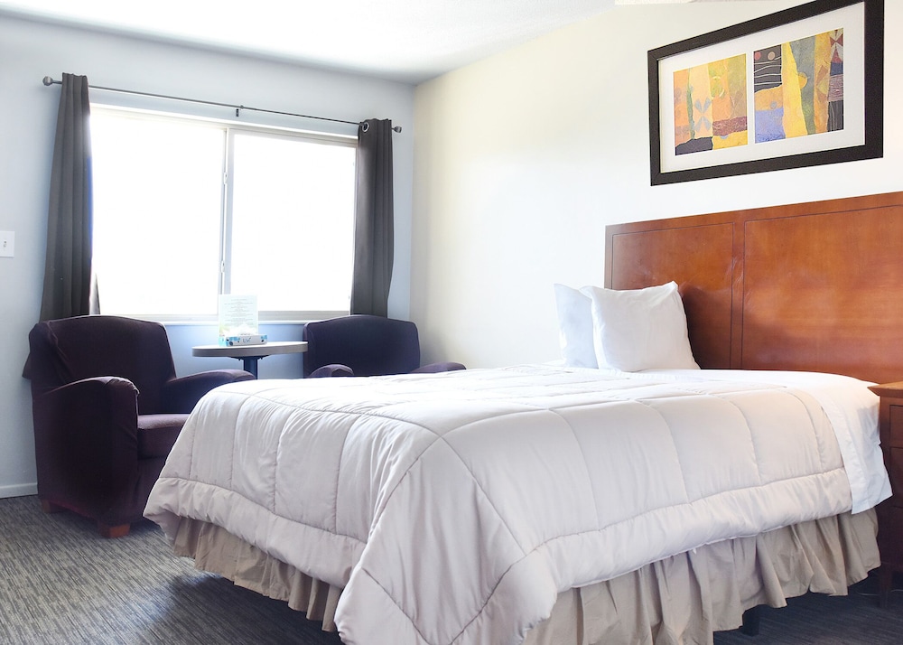 Standard Room, 1 Queen Bed photo 1