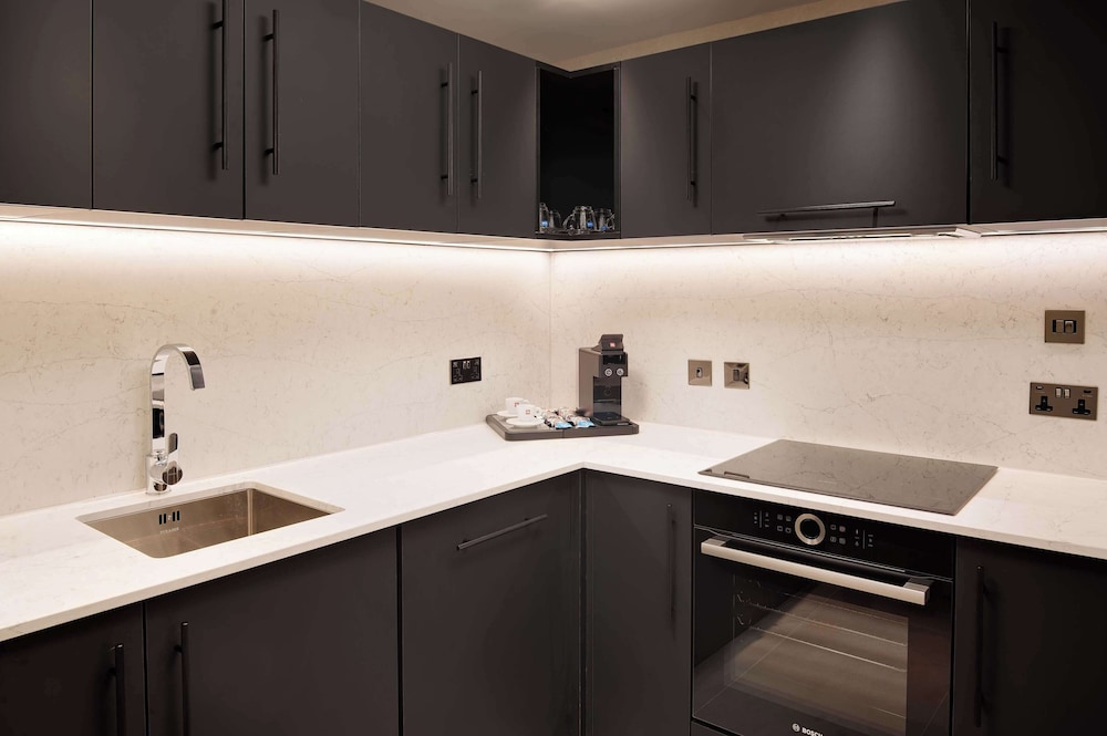 Luxury Suite (Penthouse Suite)