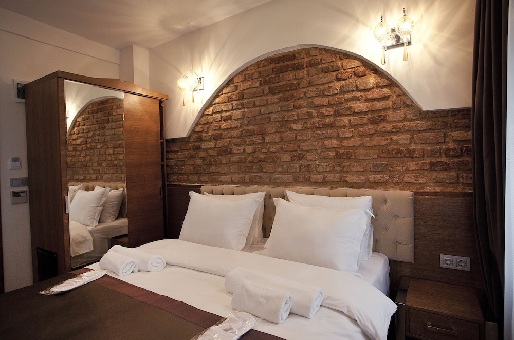 Deluxe Double or Twin Room, Balcony photo 3