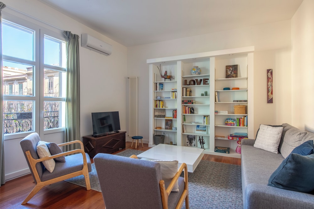 Apartment, Balcony