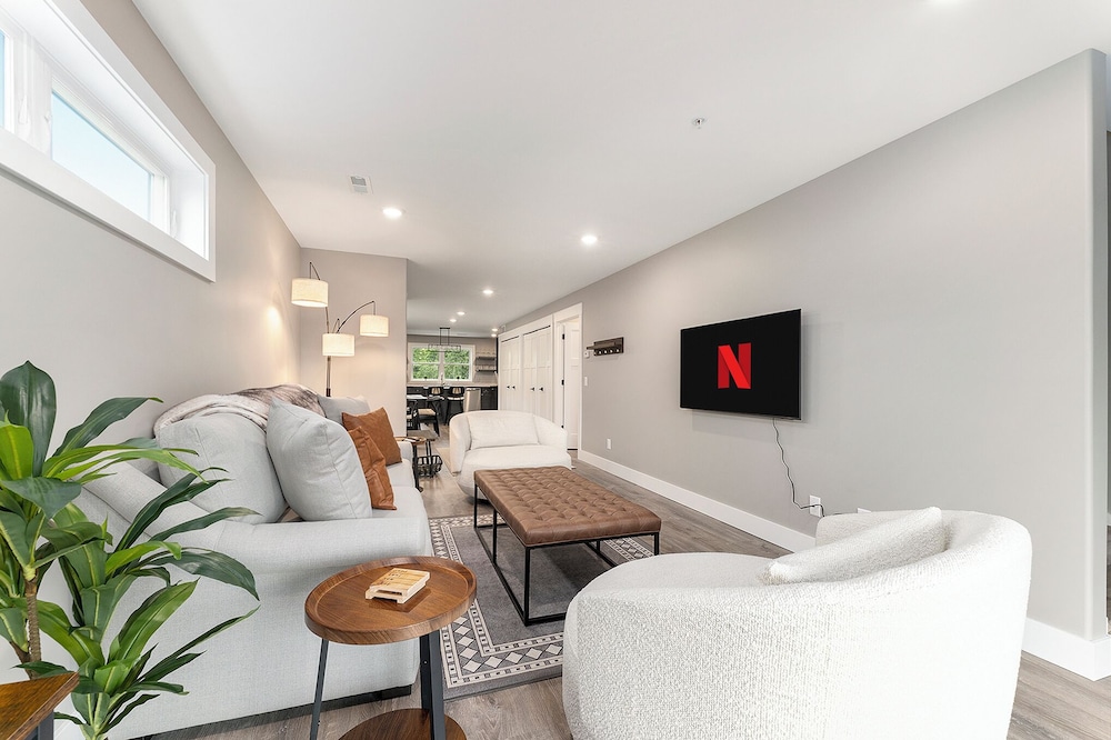 Club Condo, Balcony, Garden View