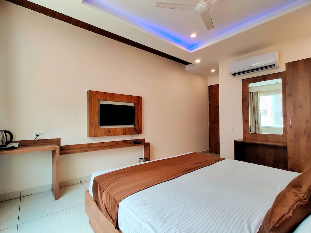 Deluxe Room - Photo 8
