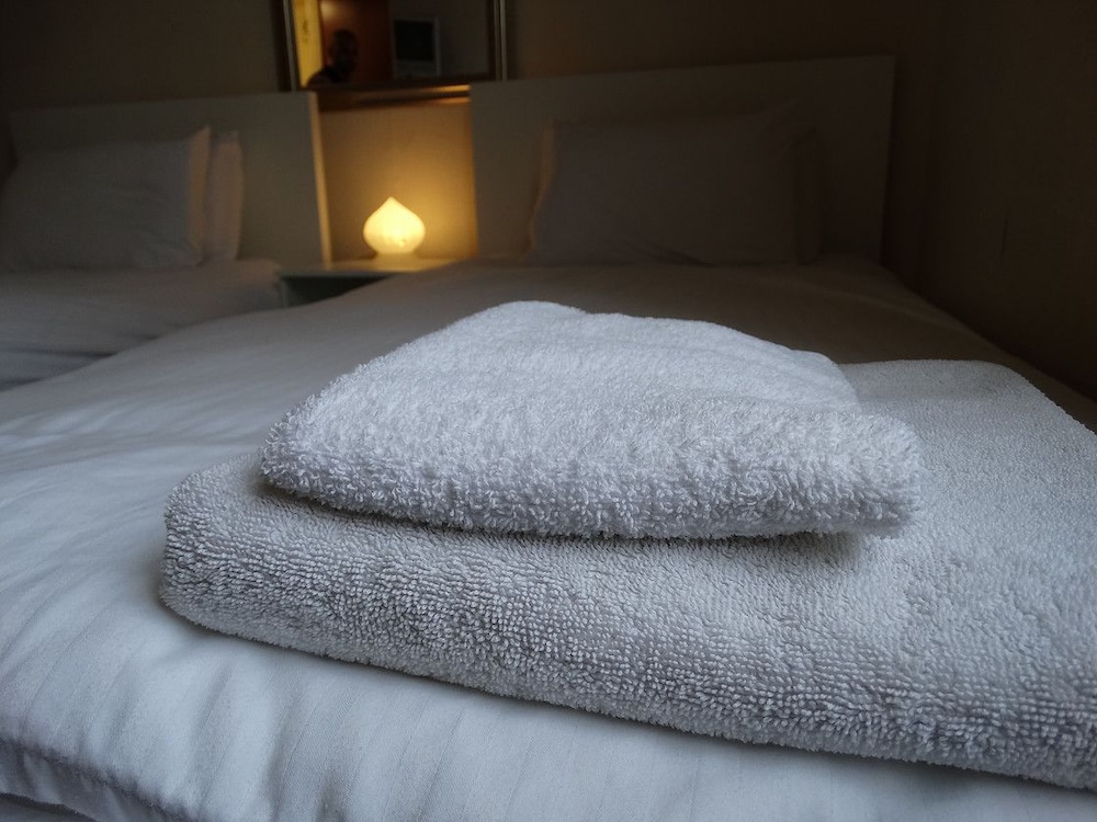Standard Double Room, 1 Bedroom, Non Smoking, Ensuite - Photo 2