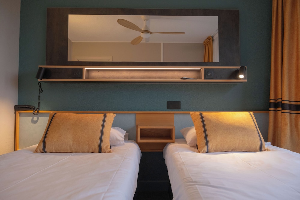 Standard Twin Room photo 3
